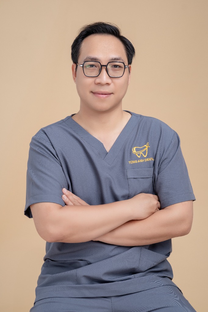 Bác sĩ Tùng - Phụ trách phòng khám, Chỉnh nha & Điều trị nội nha